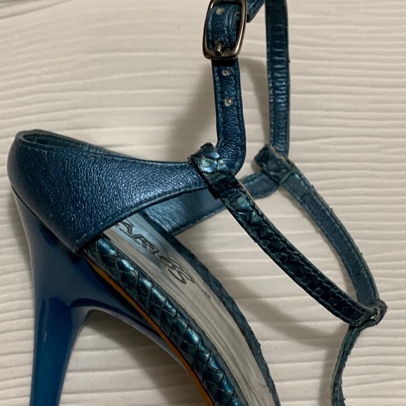 Shoes - Picture 4 of 13